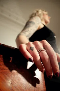 diamond finger tattoo