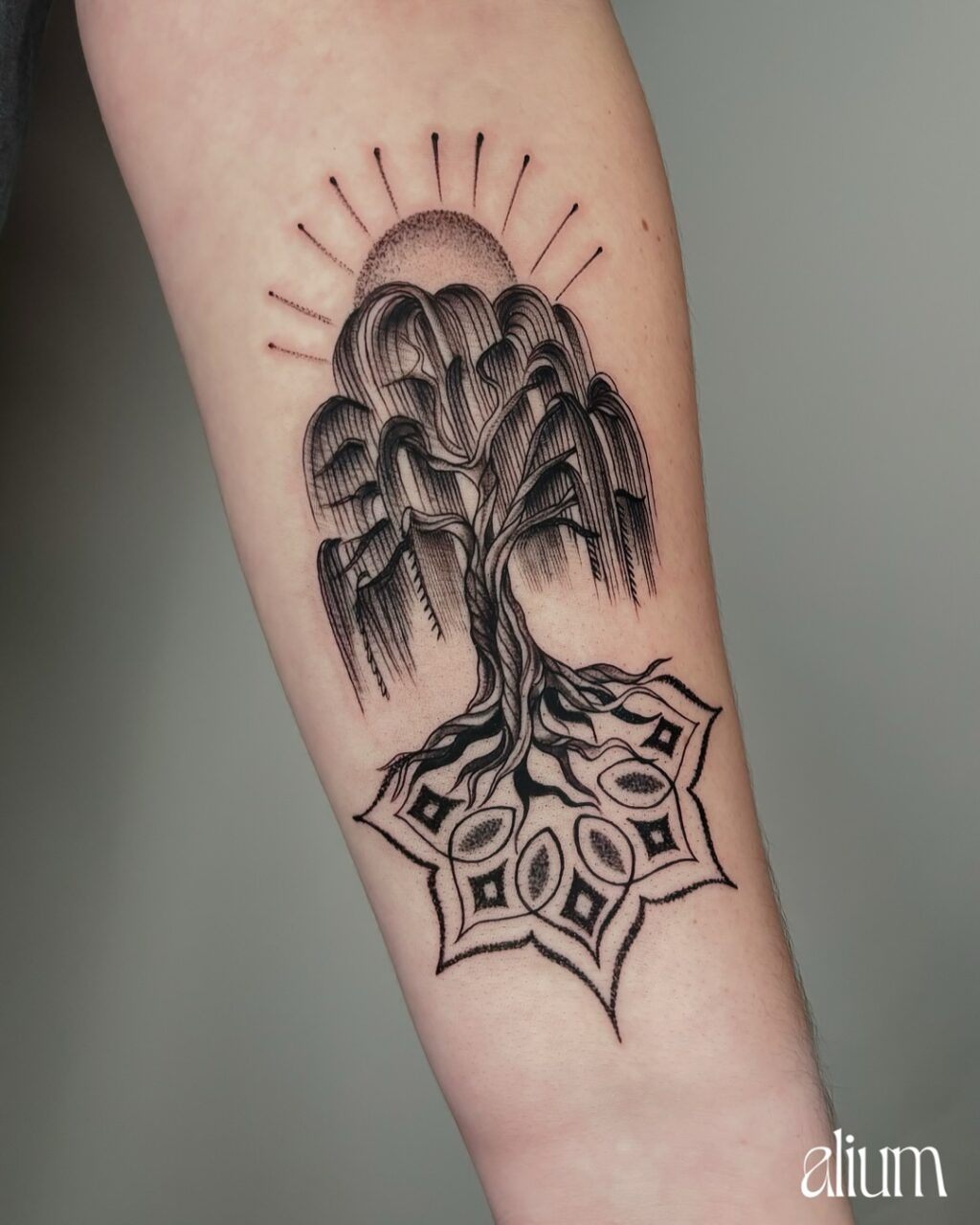 Instagram post from aliumtattoostudio. This post is in position 0.