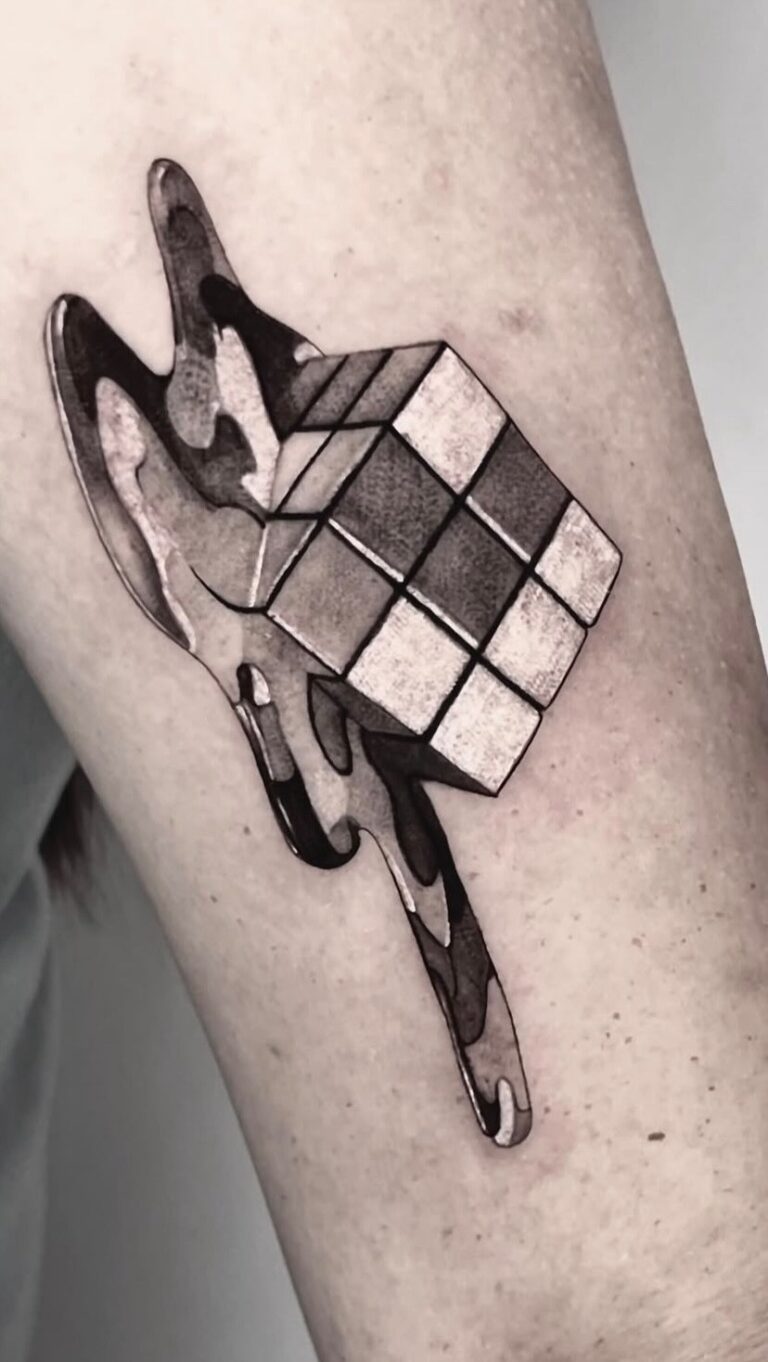 Instagram post from aliumtattoostudio. This post is in position 1.